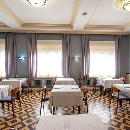 Hotel Robert La Pobla de Claramunt Екстер'єр фото
