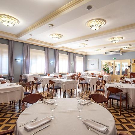 Hotel Robert La Pobla de Claramunt Екстер'єр фото