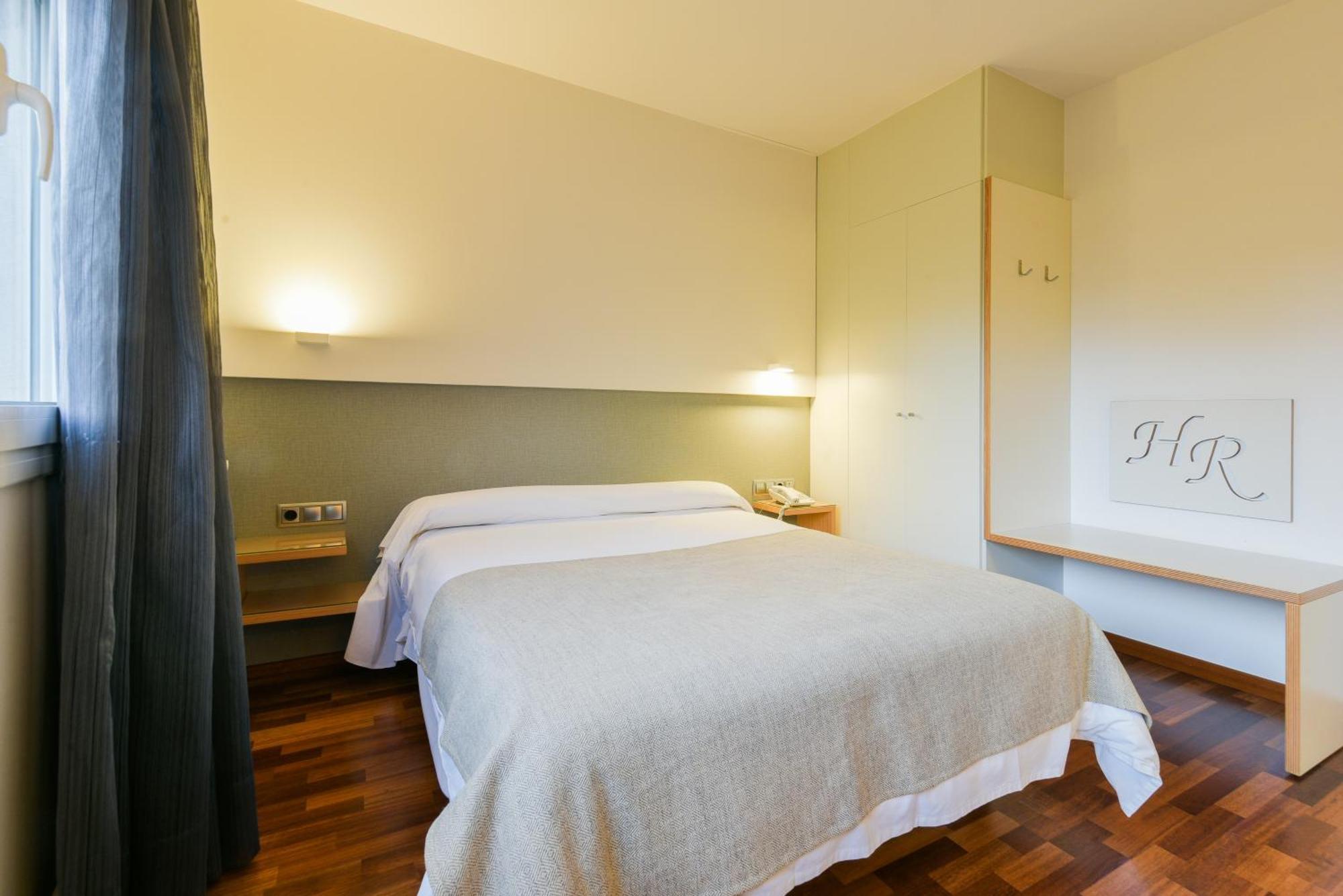 Hotel Robert La Pobla de Claramunt Екстер'єр фото
