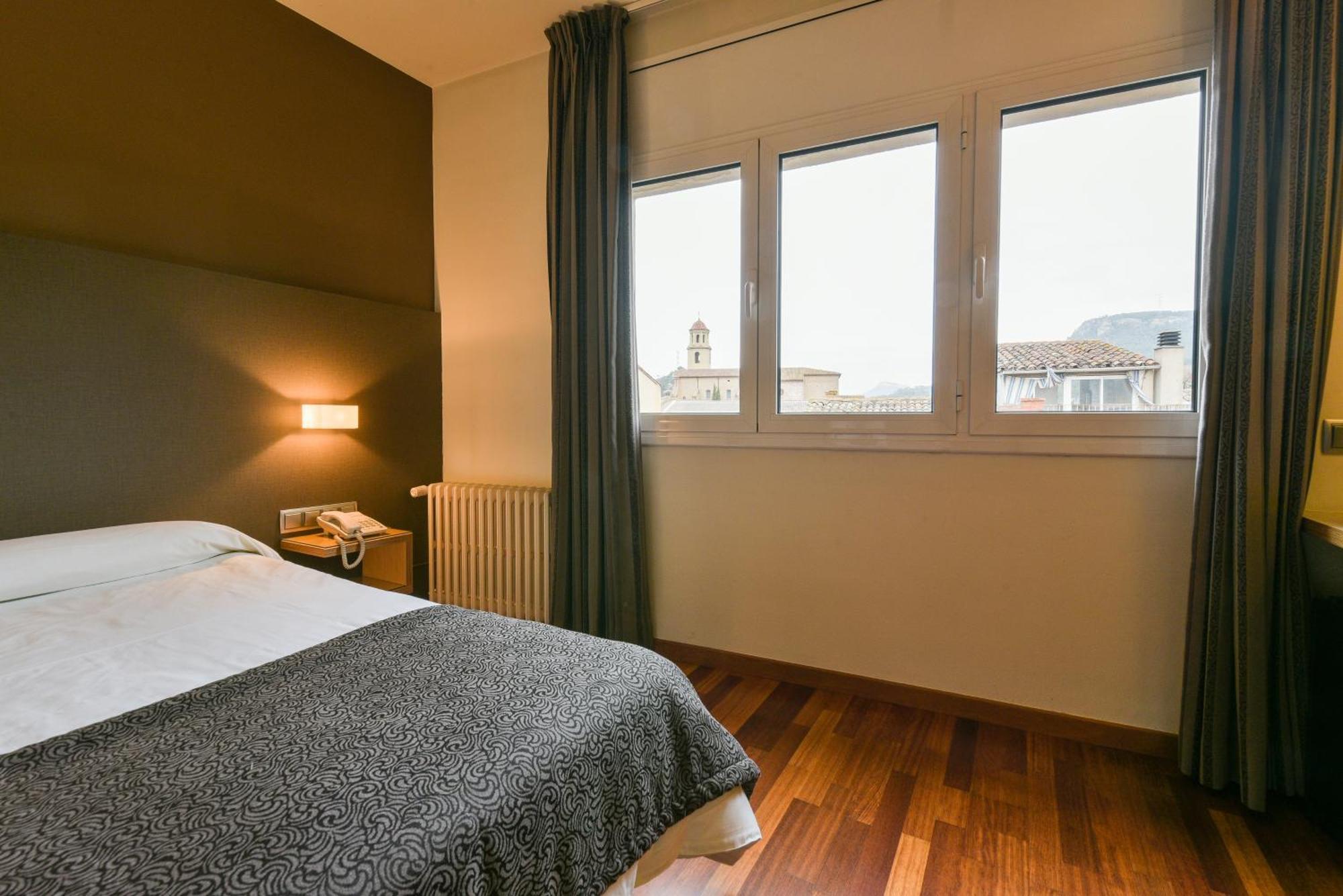 Hotel Robert La Pobla de Claramunt Екстер'єр фото